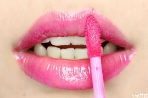 唇釉为什么会变粘稠 唇釉变粘稠是过期了吗