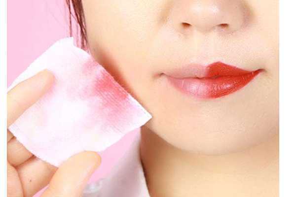 卸口红的正确方法 卸口红的正确方法