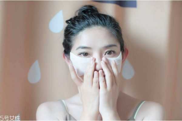 不能用什么样的化妆水来湿敷