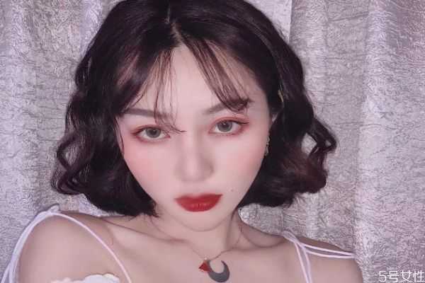 小眼睛美瞳买大了怎么办？眼睛小的人适合戴多大的美瞳