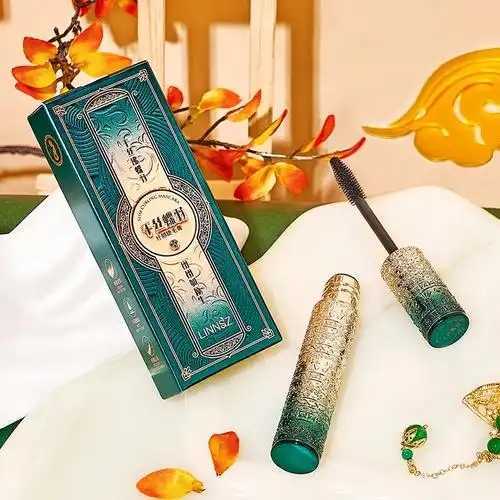 涂抹睫毛膏时需要用Z字形刷法吗