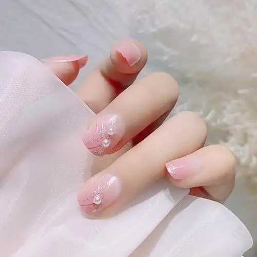 指甲油放久了变色还能用吗 指甲油放久了变色还能用吗