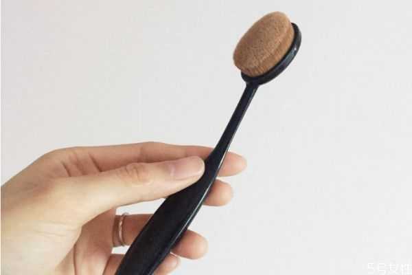 粉底刷好用吗？使用粉底刷的好处