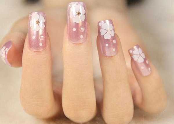 光疗胶和甲油胶有什么不同 光疗胶和甲油胶有什么不同