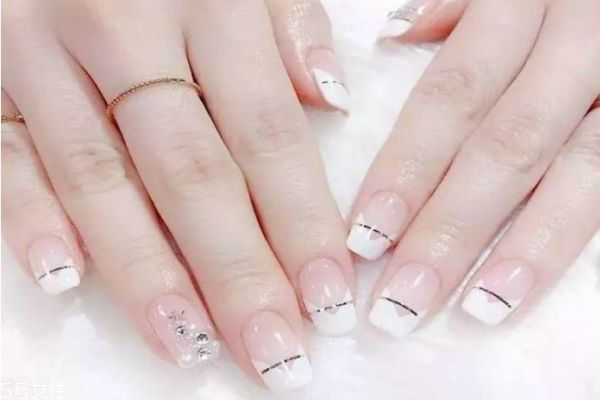 法式美甲怎么做？法式美甲都有哪些类型