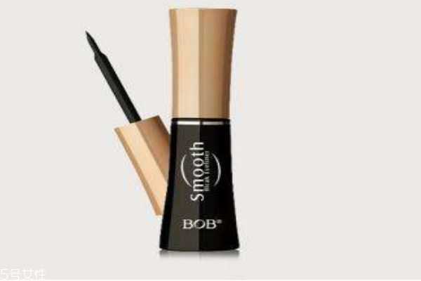 眼线液和眼线膏有什么区别？新手适合用什么画眼线？