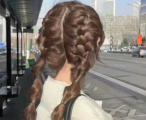 卷发棒有焦味正常吗