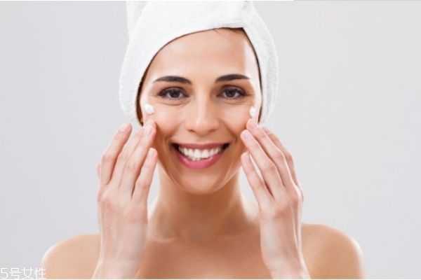 用什么敷脸可以补水
