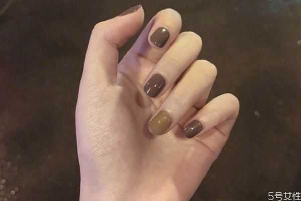 美甲不亮了怎样补救？美甲最后一层涂的是什么