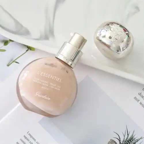 粉底霜容易上妆吗?粉底霜的正确使用方法 粉底霜容易上妆吗?粉底霜的正确使用方法