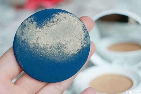 上粉底液有哪些工具？没有工具怎么上粉底液