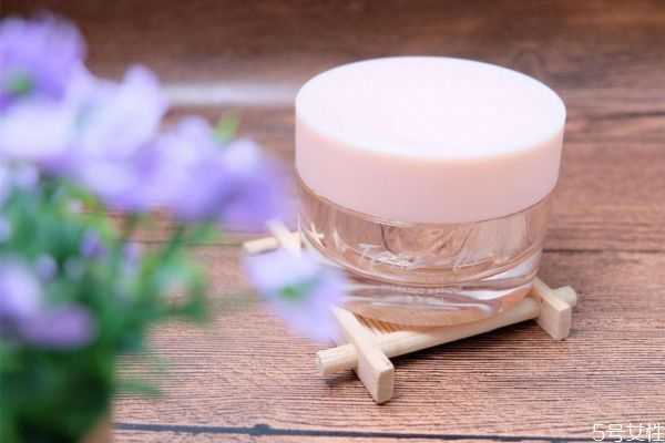 如何预防素颜霜脱妆?怎样让素颜霜持久一天 如何预防素颜霜脱妆?怎样让素颜霜持久一天