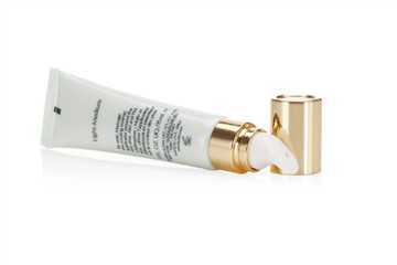 眼霜在护肤的哪一步？眼霜在护肤的第几步用