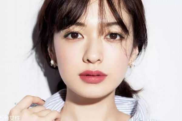 萌妹娃娃妆怎么画