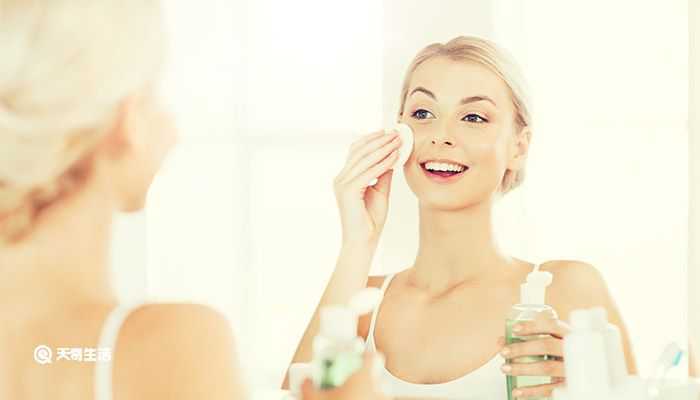 刷酸后白天可以化妆吗 刷酸后白天可以化妆吗