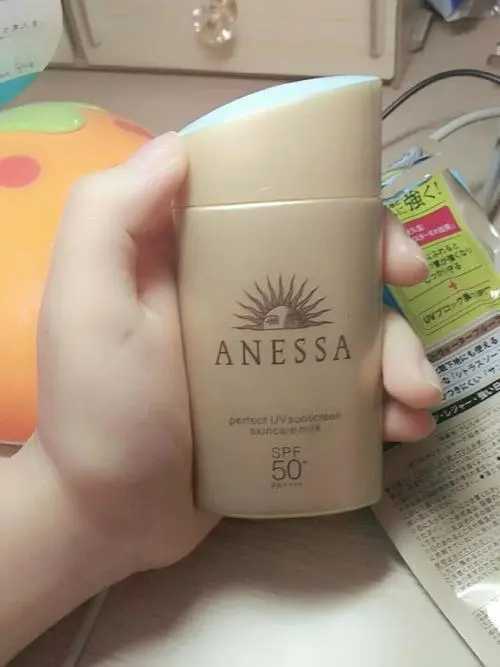 安耐晒盖子颜色的区别在哪? 安耐晒盖子颜色的区别在哪?