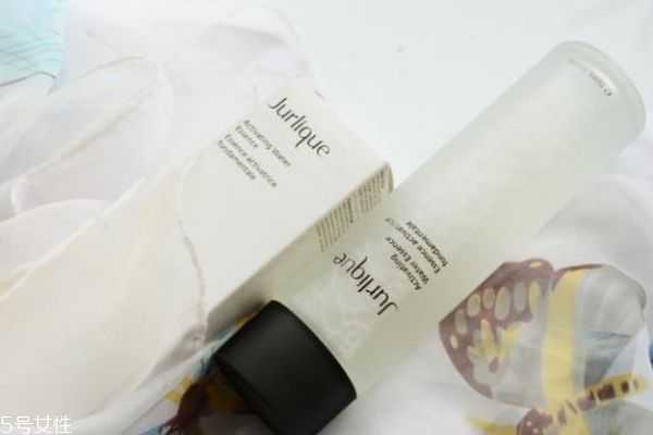 茱莉蔻精华水成分 茱莉蔻精华水使用方法 茱莉蔻精华水成分 茱莉蔻精华水使用方法