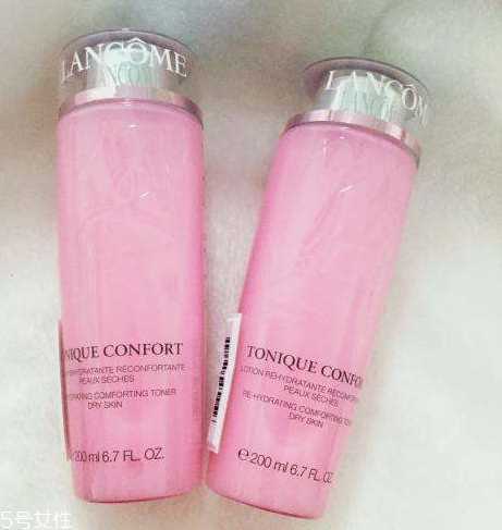 兰蔻粉水是水还是乳