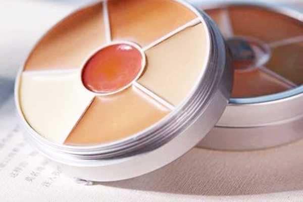 遮瑕膏和遮瑕液的区别 哪个更好用? 遮瑕膏和遮瑕液的区别 哪个更好用?