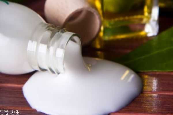 精华打开后保质期多久