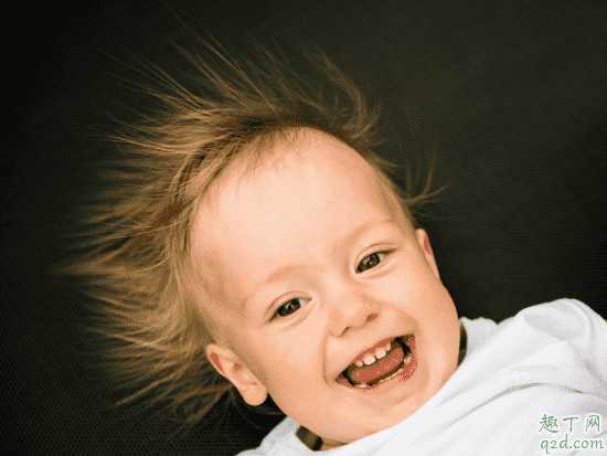 头发静电大是咋回事?头发有静电怎么去除 头发静电大是咋回事?头发有静电怎么去除