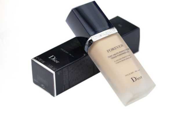 皮肤偏黄适合象牙白粉底液吗?皮肤黄用自然色还是象牙白的粉底 皮肤偏黄适合象牙白粉底液吗?皮肤黄用自然色还是象牙白的粉底