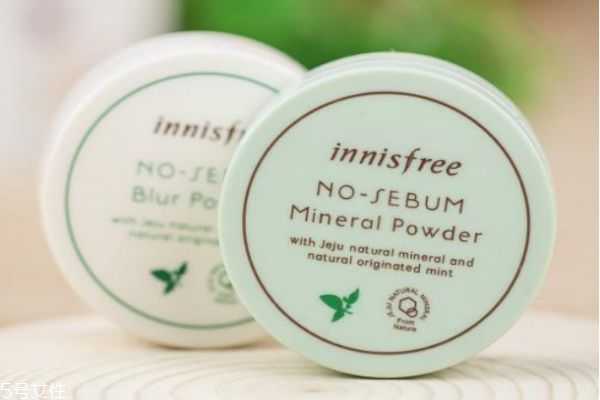 抹了水乳后能直接扑散粉吗？素颜可以用散粉吗