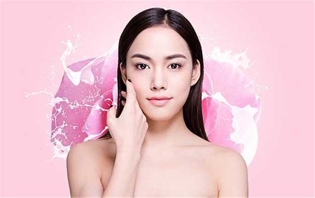 皮肤缺水如何补水