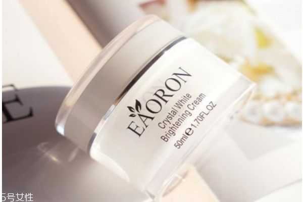 素颜霜可以不用卸妆吗?素颜霜不卸妆有什么坏处呢 素颜霜可以不用卸妆吗?素颜霜不卸妆有什么坏处呢