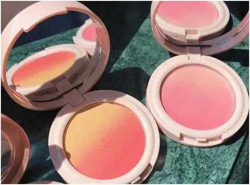 腮红的分类有哪几种 腮红的分类有哪几种