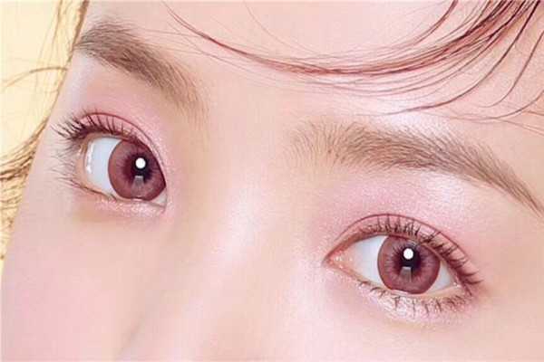 美瞳会让眼睛看起来变大吗 美瞳会让眼睛看起来变大吗