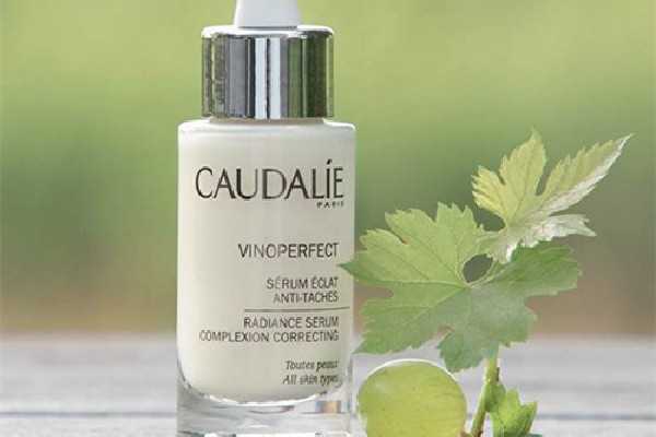 淡斑精华液白天用还是晚上用 淡斑精华液白天用还是晚上用