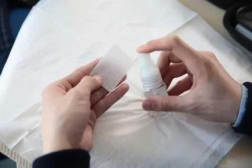 酒精能洗指甲油吗 酒精能洗指甲油吗