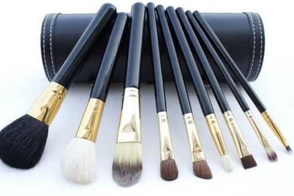 化妆刷能混着用吗?化妆刷是干用还是湿着用 化妆刷能混着用吗?化妆刷是干用还是湿着用