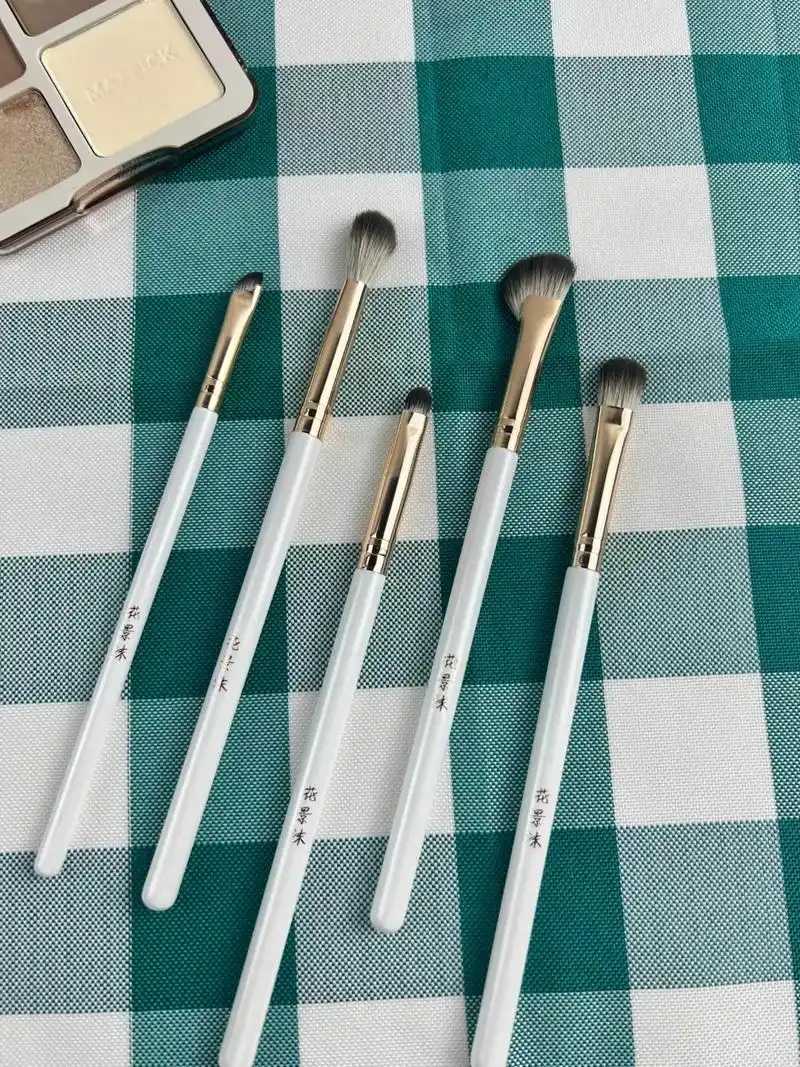 粉底刷是可以刷粉底液吗 粉底刷是可以刷粉底液吗