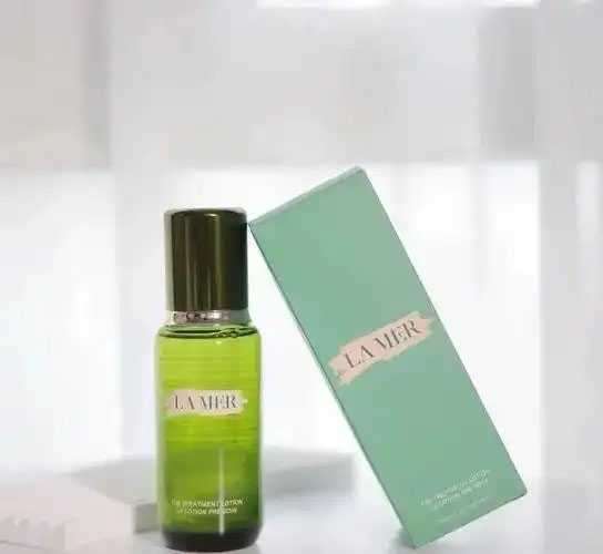 美容液能湿敷吗?美容液可以直接涂脸吗 美容液能湿敷吗?美容液可以直接涂脸吗