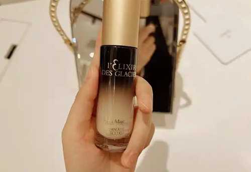 粉底霜涂上会觉得油腻吗