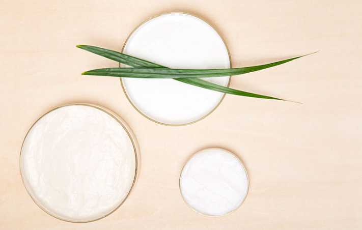 先擦身体乳还是先橄榄油 先擦身体乳还是精油