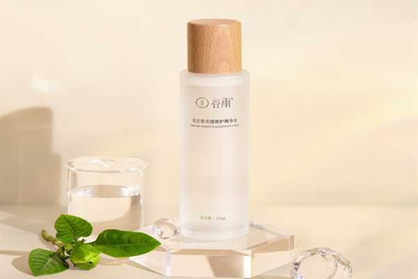 谷雨光感水好用吗?谷雨光感水可以白天用吗 谷雨光感水好用吗?谷雨光感水可以白天用吗