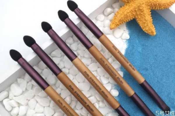 化妆刷的海绵棒是做什么的？化妆刷海绵棒的用途
