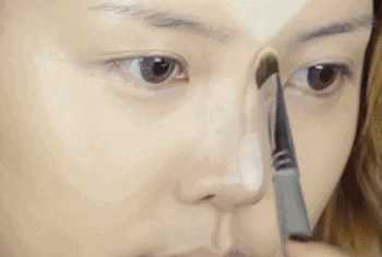 高光在化妆的哪个步骤 高光棒怎么用