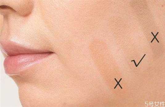 中性一白和黄一白哪个白？怎么判断自己的肤色几号