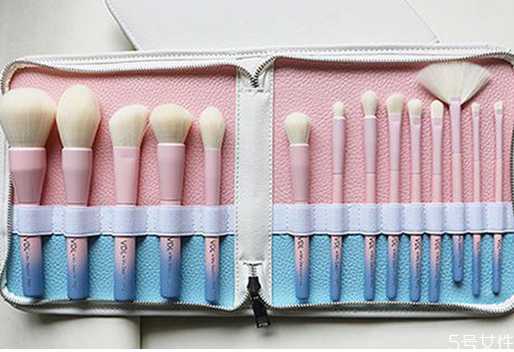 化妆刷有多少支?化妆刷要不要买一套 化妆刷有多少支?化妆刷要不要买一套