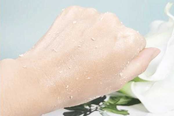 去角质是早上好还是晚上好