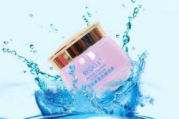 用睡眠面膜前要用水和乳和面霜吗 用睡眠面膜前要用水和乳和面霜吗