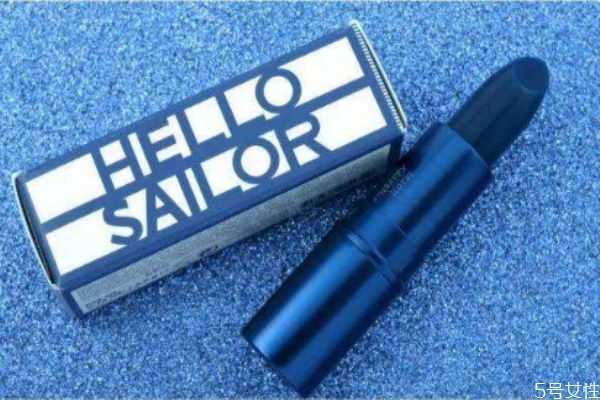 经常涂有色唇膏好吗?涂变色唇膏要卸妆吗 经常涂有色唇膏好吗?涂变色唇膏要卸妆吗