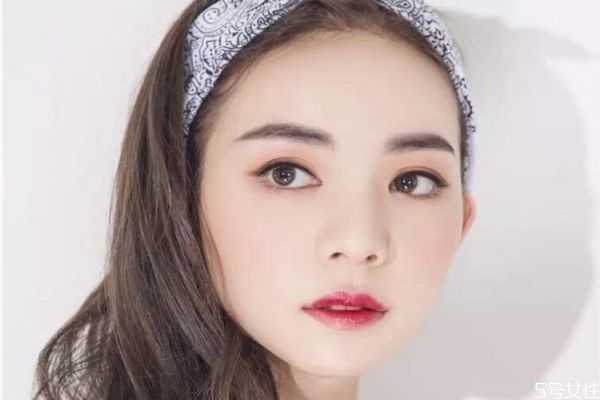 美瞳是买大直径好还是小直径好？美瞳的大小直径选择