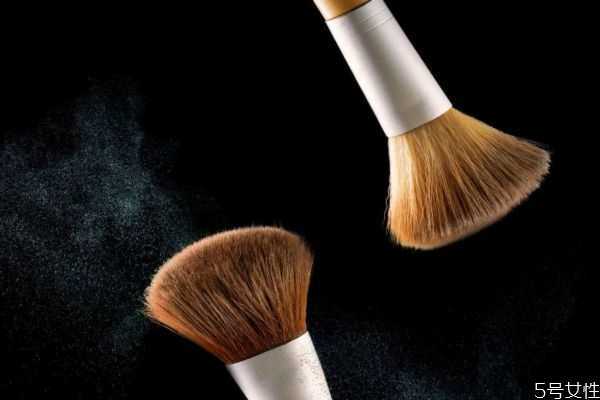 化妆刷能用开水泡吗？化妆刷用冷水还是热水