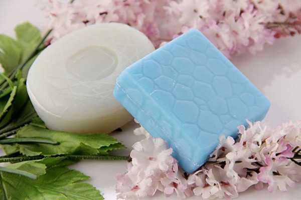 香皂洗脸会毛孔粗大吗?香皂洗脸能去黑头吗 香皂洗脸会毛孔粗大吗?香皂洗脸能去黑头吗