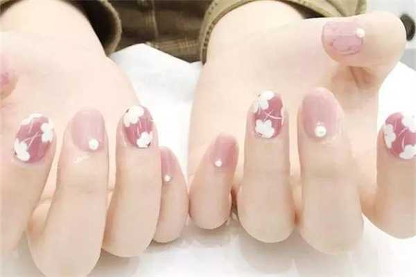 做美甲需要哪些东西? 做美甲需要哪些东西?